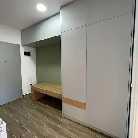 Apartment Minimalist 5 *