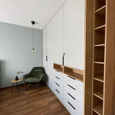 Minimalist 5 Apartment Brasov